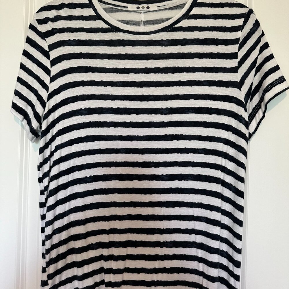 Three Dots Women's Navy and Cream Crew-neck Short Sleeve Top - Size Medium